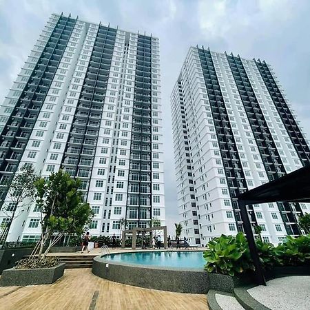 Sks Habitat Terminal Bus Netflix Jchome By Mwm Johor Bahru Exterior foto